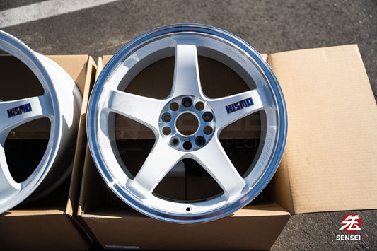 Nismo LMGT4 40th Anniversary / 18x9.5 +12 / 5x114.3 / White Rim DC