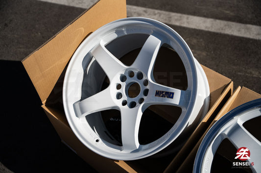 Nismo LMGT4 40th Anniversary / 18x9.5 +12 / 5x114.3 / White