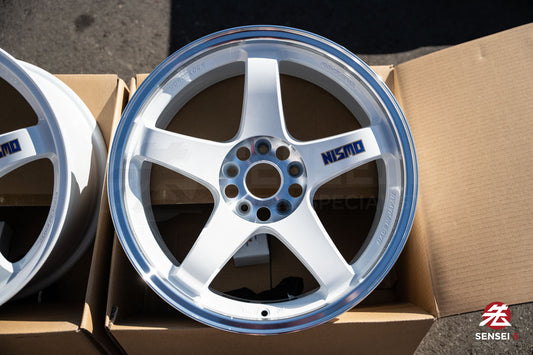 Nismo LMGT4 40th Anniversary / 18x9 +22 / 5x114.3 / White Rim DC