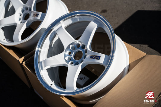 Nismo LMGT4 40th Anniversary / 18x9 +22 / 5x114.3 / White Rim DC