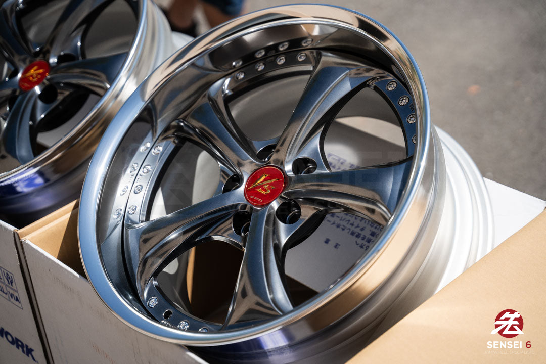 Work VSKF# / 18x9.5 +22, 18x9.5 +21 / 5x114.3 / Brilliant Silver Black (BSB)