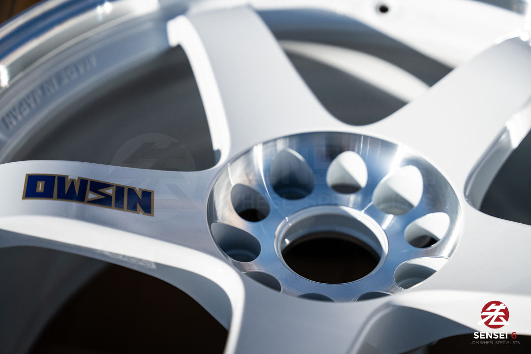 ニスモ LMGT4 / 18x10.5 +15 / 5x114.3 / ブラック