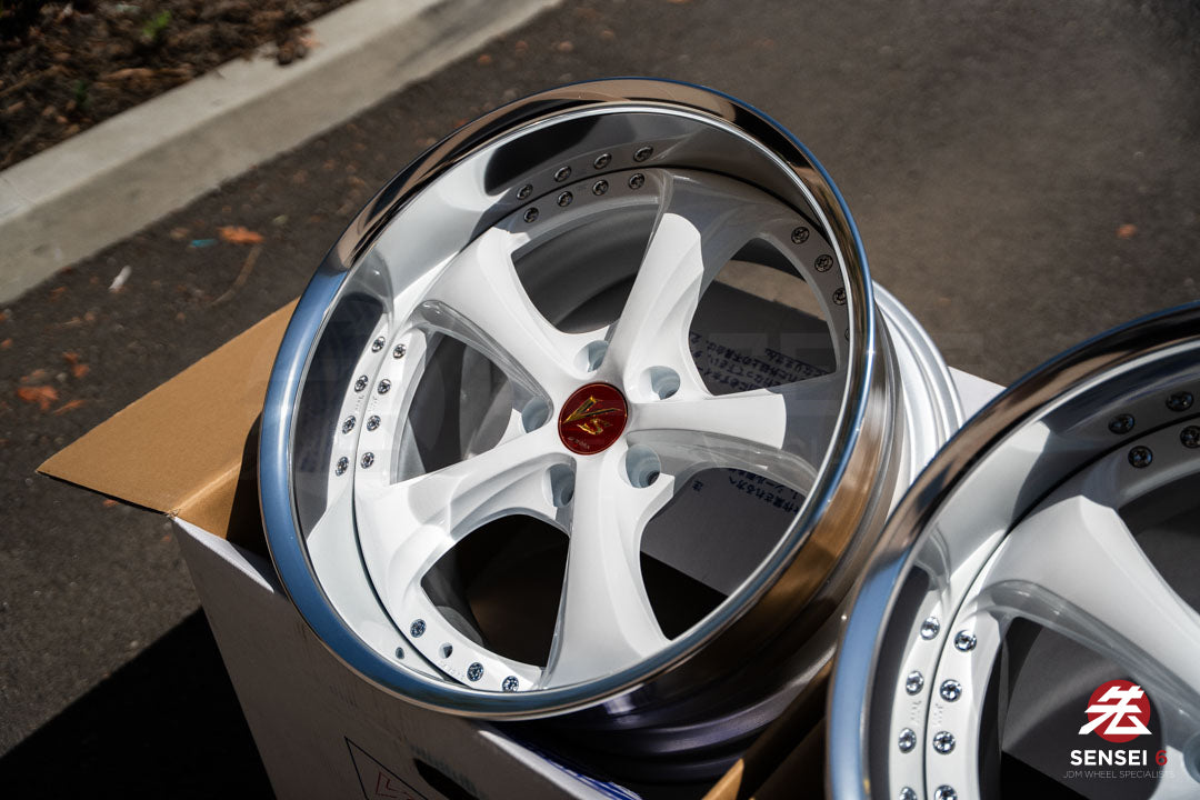Work VSKF# / 18x10 +2, 18x11 -4 / 5x114.3 / White (WHT)