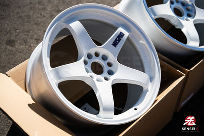 ニスモ LMGT4 / 18x10.5 +15 / 5x114.3 / ブラック