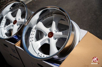 Work VSKF# / 18x10 +2, 18x11 -4 / 5x114.3 / White (WHT)