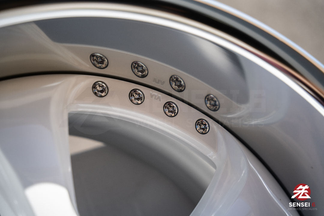 Work VSKF# / 18x10 +2, 18x11 -4 / 5x114.3 / White (WHT)
