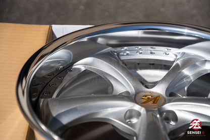 Work VSKF# / 18x9.5 +22, 18x9.5 +21 / 5x114.3 / Light Gray Silver (LGS)