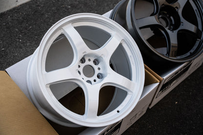 AME Tracer GTV / 18x9.5 +22 / 5x114.3 / Racing White (WH)