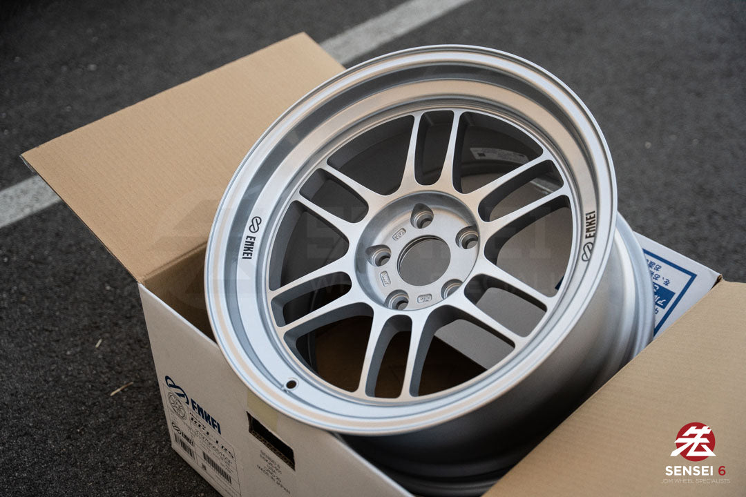 Enkei RPF1RS / 17x9.5 +15 / 5x114.3 / F1 Silver (S)