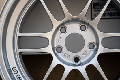 Enkei RPF1RS / 17x9.5 +15 / 5x114.3 / F1 Silver (S)