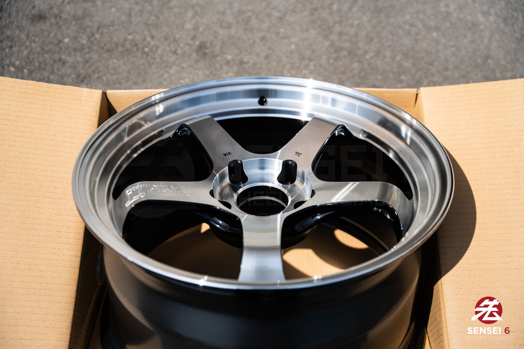 Advan GT Beyond-R / 18x10 +40 / 5x120 / Machining & Diamond Cut (MDC)