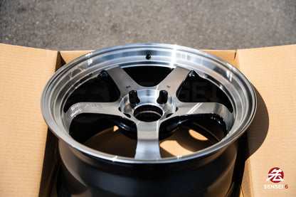 Advan GT Beyond-R / 18x10 +40 / 5x120 / Machining & Diamond Cut (MDC)