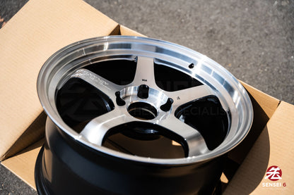 Advan GT Beyond-R / 18x10 +40 / 5x120 / Machining & Diamond Cut (MDC)