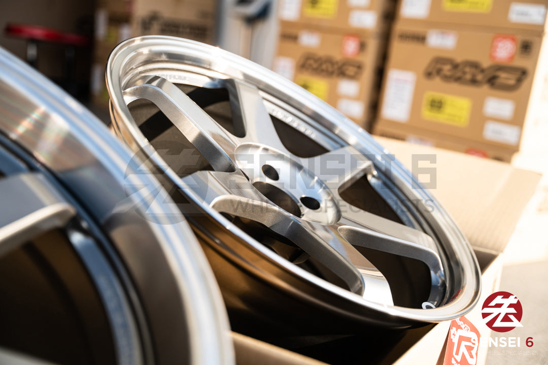 Volk TE37SL / 19x9.5 +22、19x10.5 +35 / 5x112 / プレスグラファイト