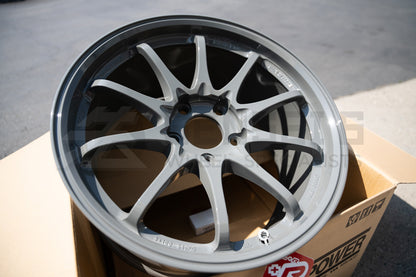 Volk CE28SL / 18x9.5 +44 / 5x120 / Brazos Grises