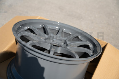 Volk CE28SL / 18x9.5 +44 / 5x120 / Brazos Grises