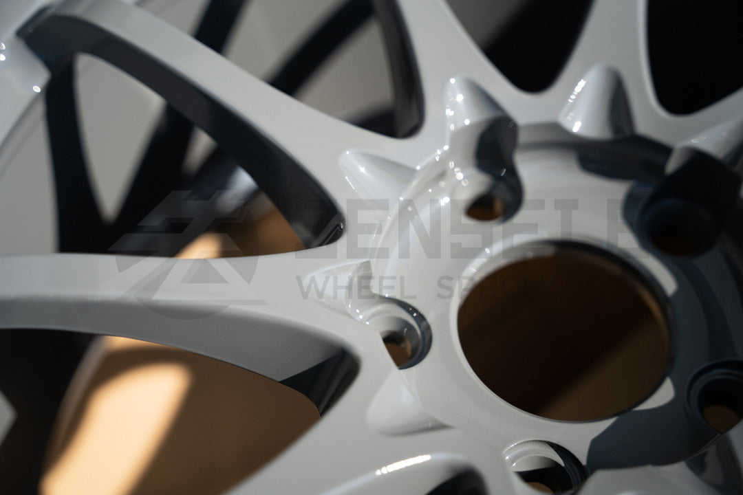 Volk CE28SL / 18x9.5 +44 / 5x120 / Brazos Grises