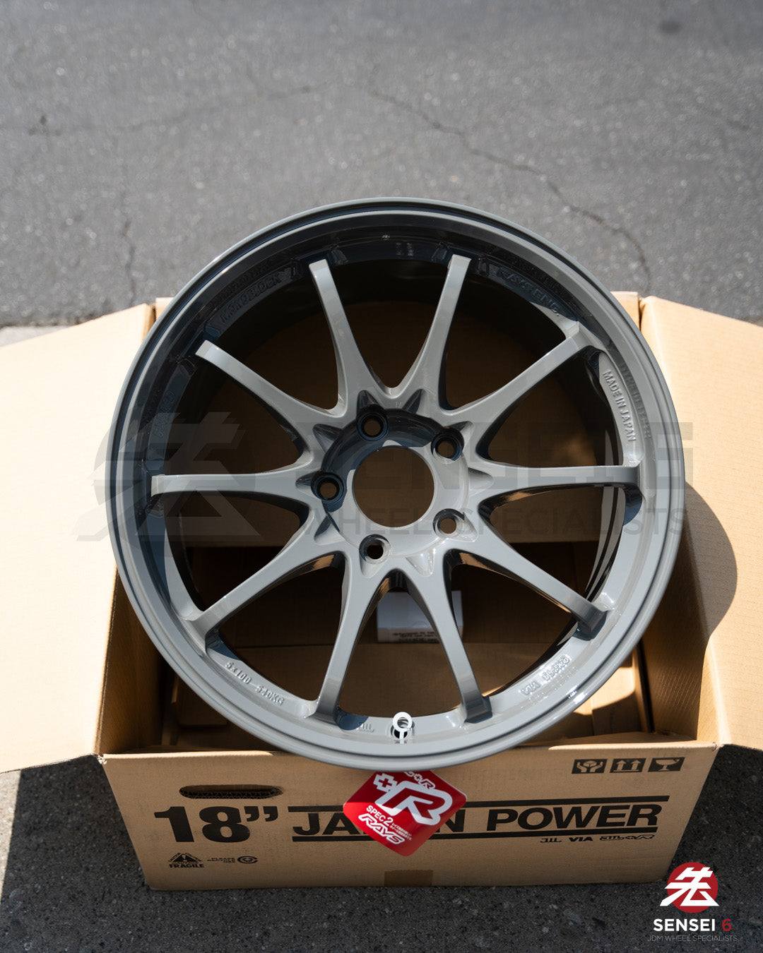 Volk CE28SL / 18x9.5 +44 / 5x120 / Brazos Grises