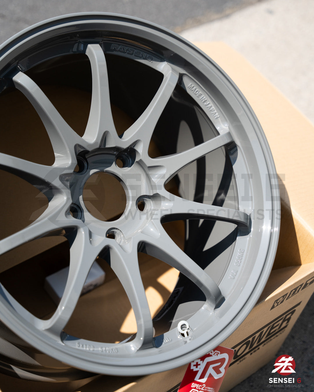 Volk CE28SL / 18x9.5 +44 / 5x120 / Brazos Grises