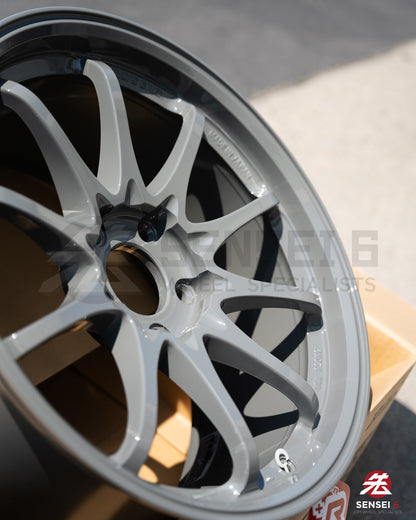 Volk CE28SL / 18x9.5 +44 / 5x120 / Brazos Grises