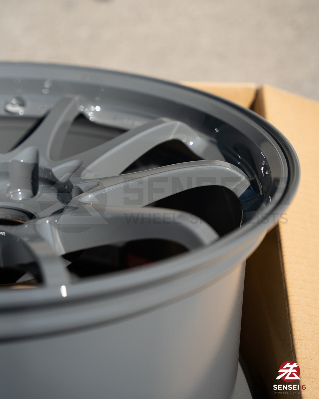 Volk CE28SL / 18x9.5 +44 / 5x120 / Brazos Grises