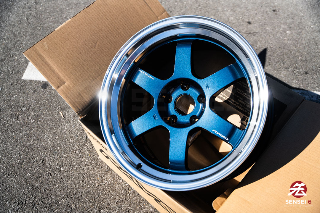 Volk TE37V Mark-II / 18x9.5 +15 / 5x114.3 / Mag Blue / Rim DC (BL)