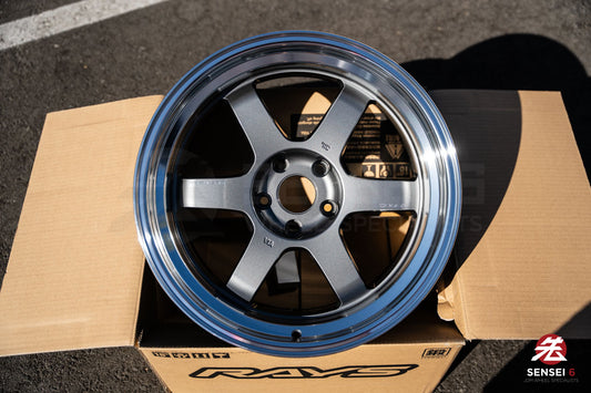 Volk TE37V Mark II / 18x10.5 +15 / 5x114.3 / Gunmetal Rim DC (MF)