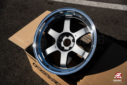 Volk TE37V Mark II / 18x10.5 +15 / 5x114.3 / Gunmetal Rim DC (MF)