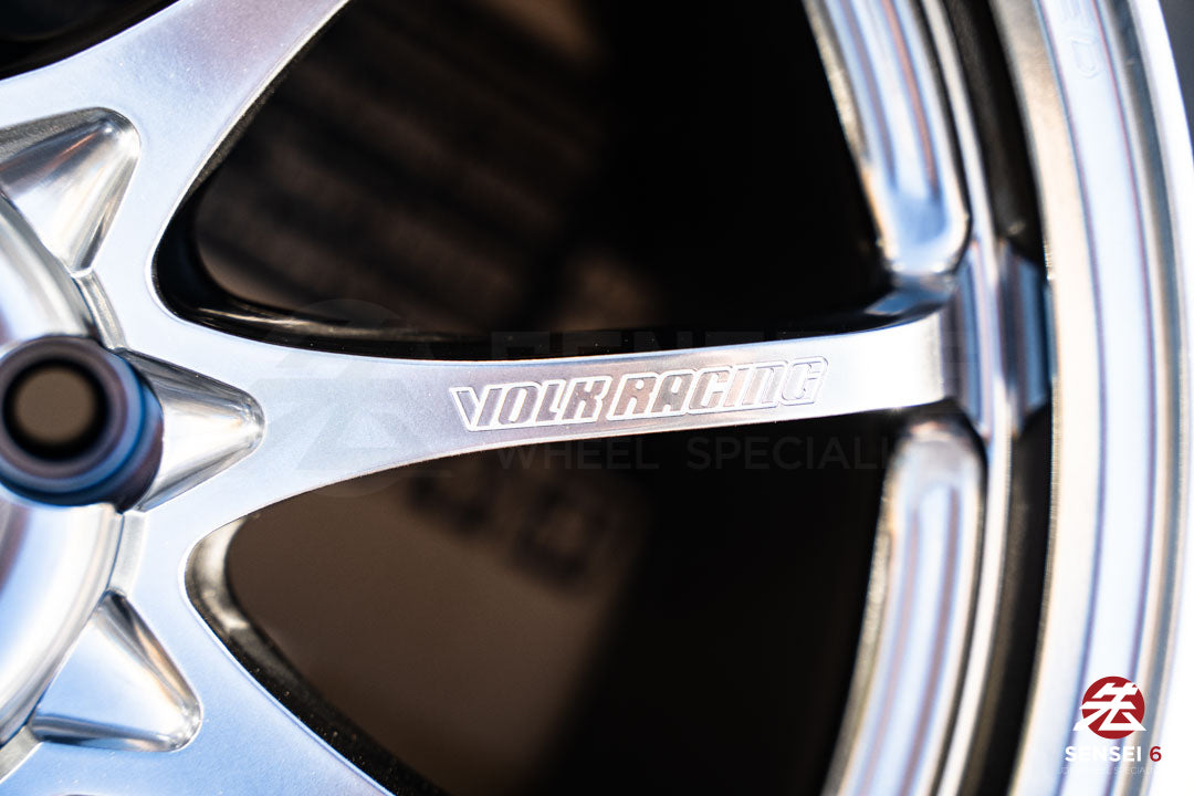 Volk CE28N-Plus / 18x9.5 +22 / 5x114.3 / Shining Light Metal (SI)