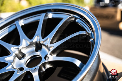 Volk CE28N-Plus / 18x9.5 +22 / 5x114.3 / Shining Light Metal (SI)