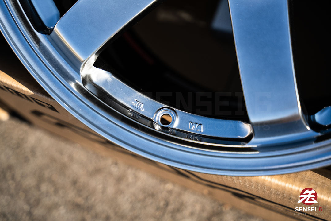 Volk TE37 Saga S-Plus / 18x9.5 +22 / 5x114.3 / Shining Light Metal (SI)