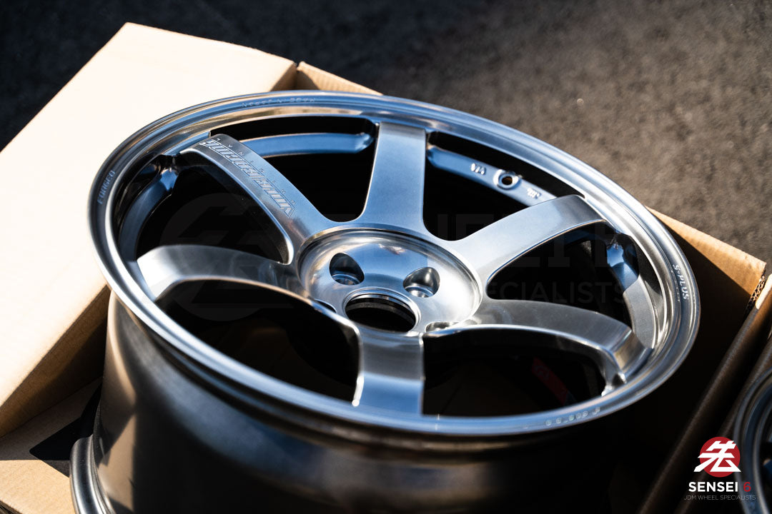 Volk TE37 Saga S-Plus / 18x9.5 +22 / 5x114.3 / Shining Light Metal (SI)