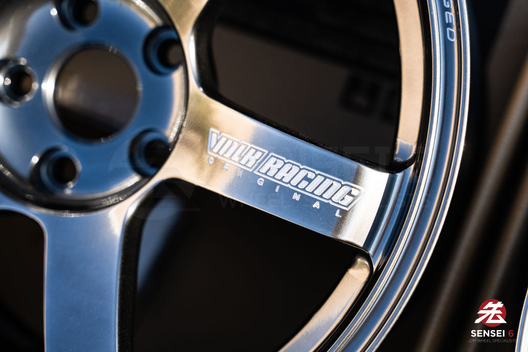 Volk TE37 Saga S-Plus / 18x9.5 +22 / 5x114.3 / Shining Black Metal (HM)