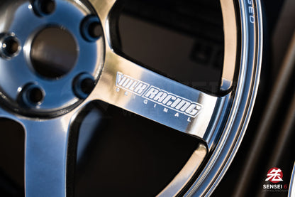 Volk TE37 Saga S-Plus / 18x9.5 +22 / 5x114.3 / Shining Black Metal (HM)