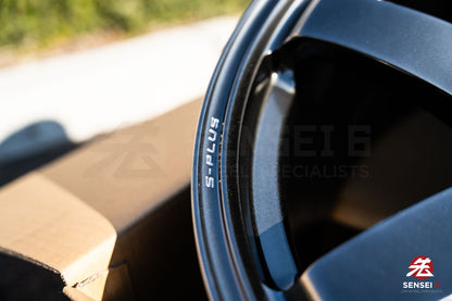 Volk TE37 Saga S-Plus / 18x9.5 +22 / 5x114.3 / Shining Black Metal (HM)