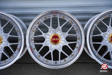 Load image into Gallery viewer, 19&quot; BBS RS II (Non-Concave Faces) [Step Lip] (Used Wheels Built to Order)
