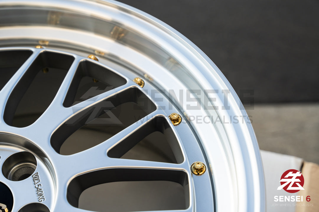 BBS LM / 18x8.5 +45 / 5x100 / Pernos de plata diamante y oro 