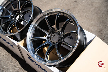 Work Emotion ZR10 1P / 19x9.5 +23, 19x10.5 +30 / 5x112 / Llanta Glim Black con corte de diamante (GTKRC)