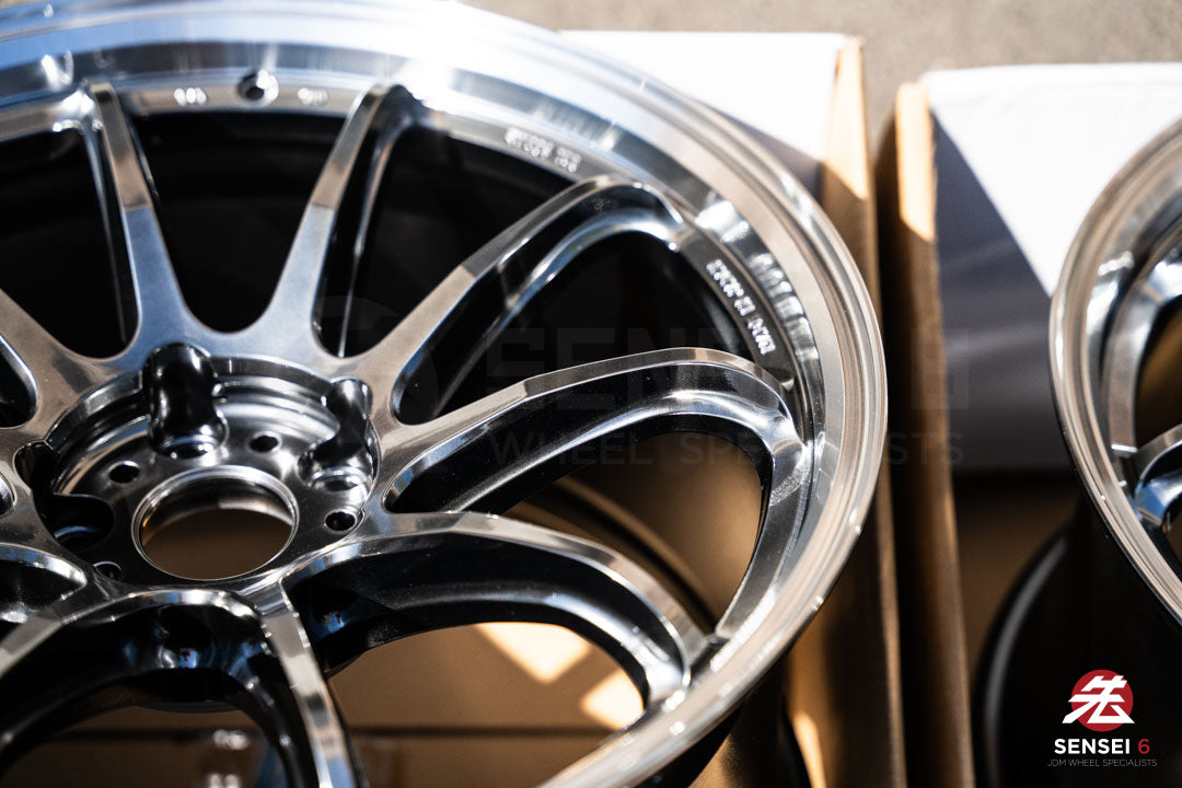Work Emotion ZR10 1P / 19x9.5 +23, 19x10.5 +30 / 5x112 / Llanta Glim Black con corte de diamante (GTKRC)