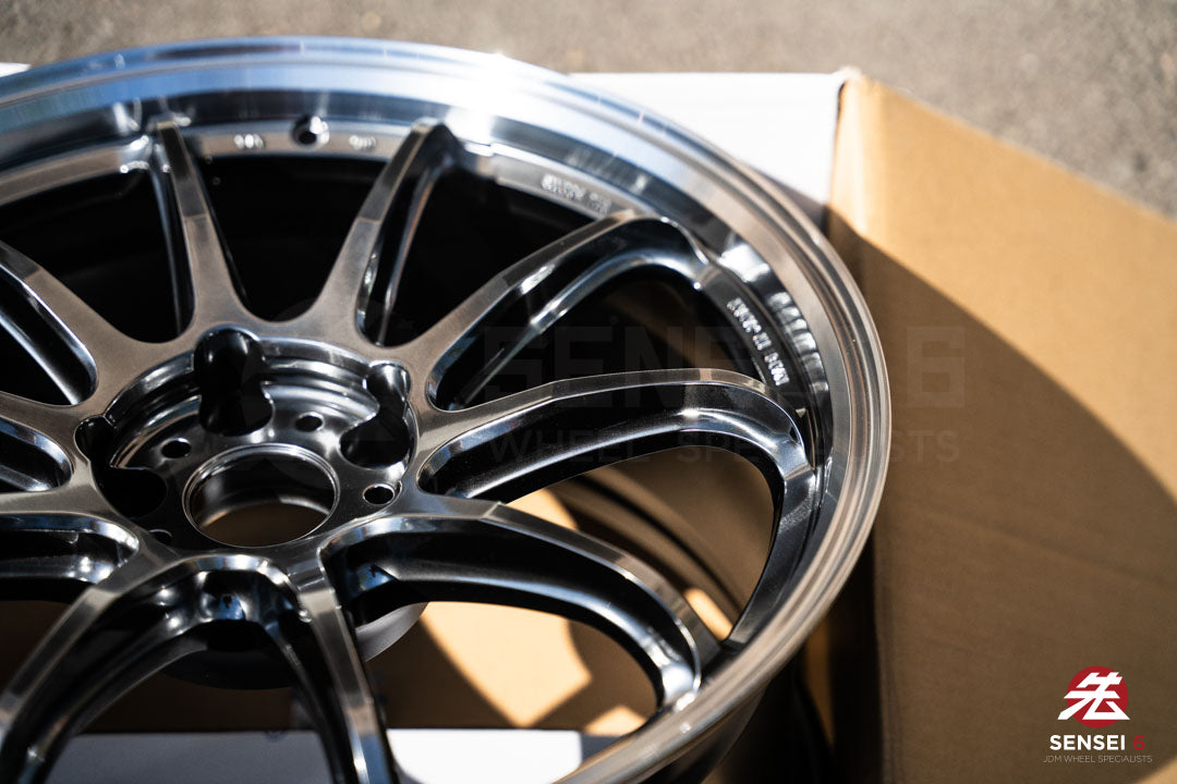 Work Emotion ZR10 1P / 19x9.5 +23, 19x10.5 +30 / 5x112 / Llanta Glim Black con corte de diamante (GTKRC)