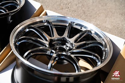Work Emotion ZR10 1P / 19x9.5 +23, 19x10.5 +30 / 5x112 / Llanta Glim Black con corte de diamante (GTKRC)