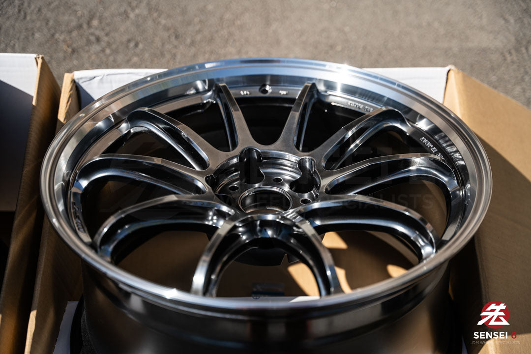 Work Emotion ZR10 1P / 19x9.5 +23, 19x10.5 +30 / 5x112 / Llanta Glim Black con corte de diamante (GTKRC)