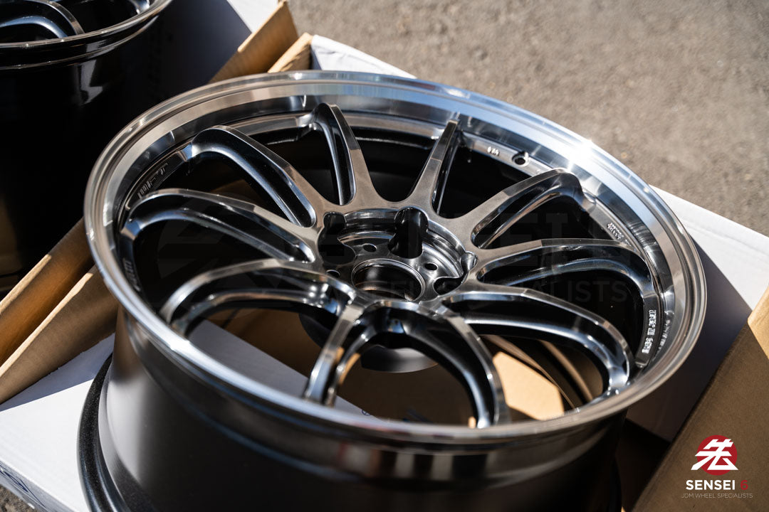 Work Emotion ZR10 1P / 19x9.5 +23, 19x10.5 +30 / 5x112 / Llanta Glim Black con corte de diamante (GTKRC)