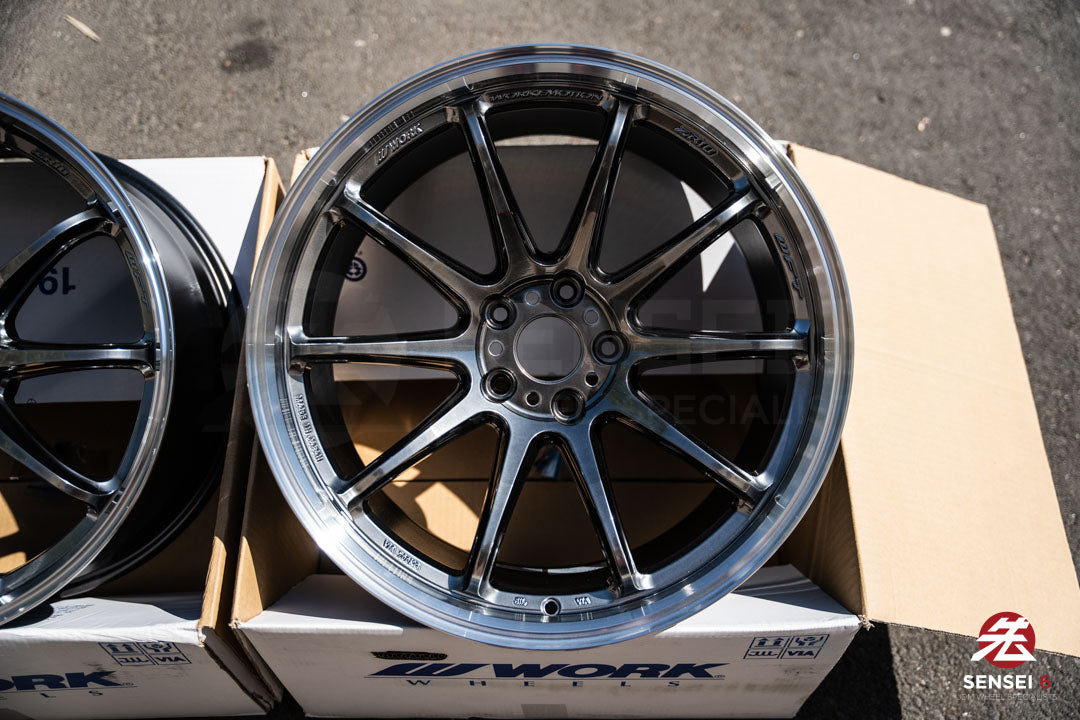 Work Emotion ZR10 1P / 19x9.5 +23, 19x10.5 +30 / 5x112 / Llanta Glim Black con corte de diamante (GTKRC)