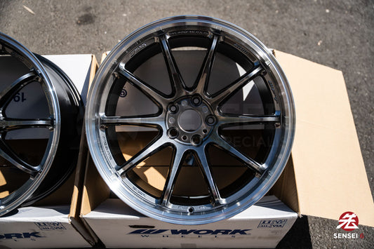Work Emotion ZR10 1P / 19x9.5 +23, 19x10.5 +30 / 5x112 / Llanta Glim Black con corte de diamante (GTKRC)