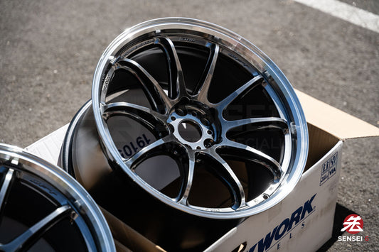 Work Emotion ZR10 1P / 19x9.5 +23, 19x10.5 +30 / 5x112 / Llanta Glim Black con corte de diamante (GTKRC)