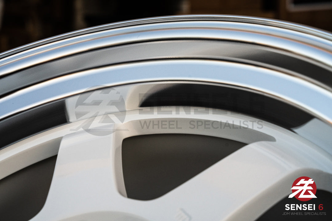 Volk TE37V Mark II / 18x10.5 +15 / 5x114.3 / Dash White Rim