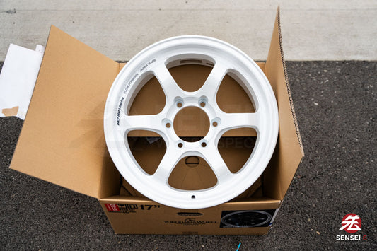 Advan RG-D2 for Truck / 17x8.5 -10 / 6x139.7 / Racing White Metallic (RMB)