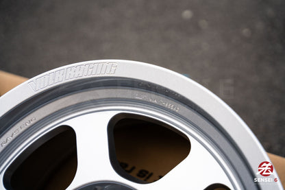 Volk TE37XT M-Spec / 17x8.5 +15 / 6x139.7 / Diamond Silver (DS)
