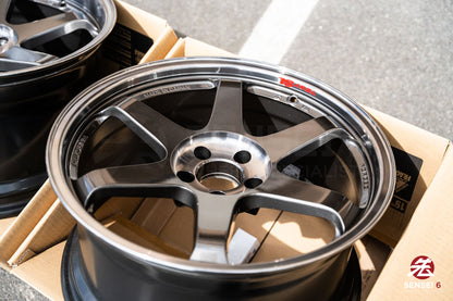 Volk TE37SL / 19x9.5 +22, 19x10.5 +35 / 5x112 / Pressed Graphite (PG)